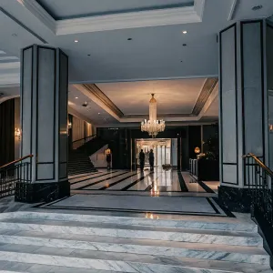 Luxury for Less: Where to Find 5-Star Hotel Discounts