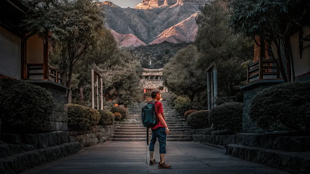 Solo Trip? Here’s How to Build a Safe, Fun Custom Itinerary